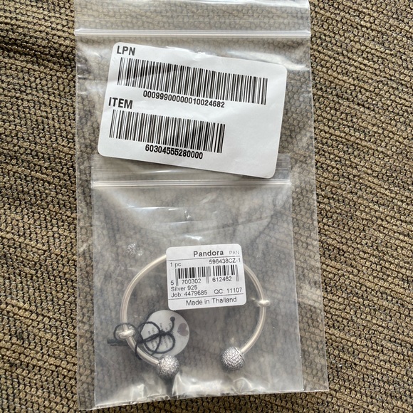 NWT Pandora Charm Carrier Moments Silver
Pave Bangle Bracelet w/ 2 Stoppers Sz 1 - Picture 3 of 13